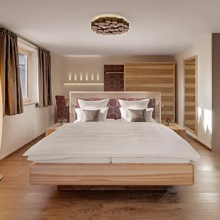 فندق Der Baeume 2*